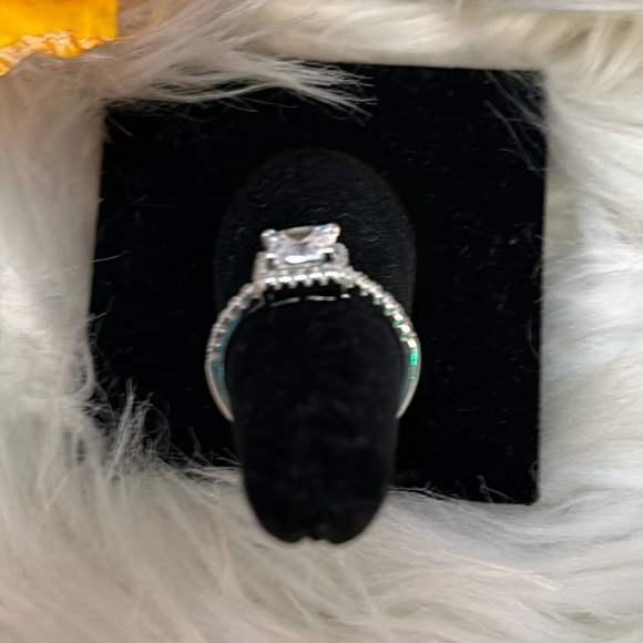 Princess Cut CZ Diamond Ring With Halo Setting  Sz 7 NEW! - Picture 3 of 5
